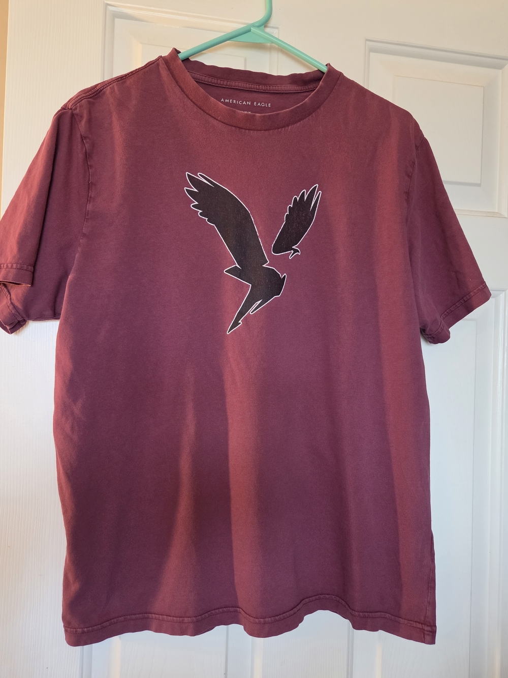 American Eagle Outfitters Men's Maroon Tee with Black Eagle Graphic